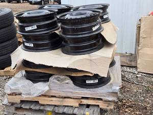 lot 86 image: Set of 4 - 17x6.5 - 5x120mm Bolt Pattern Wheels - BMW, Impala, Malibu and Others See Desc