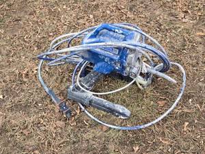 lot 104 image: Graco Magnum X5 Airless Paint Sprayer with Hoses