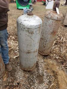 lot 107 image: 100lb Propane Tank