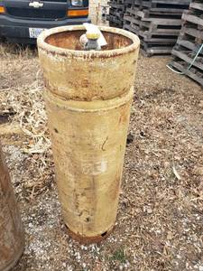 lot 109 image: 100lb Propane Tank