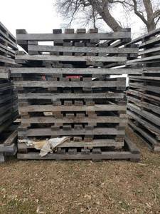 lot 127 image: Stack of Used Heavy Duty Oak Pallets - 70x72