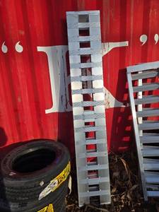 lot 134 image: NEW Pair of Aluminum Loading Ramp 83 x 14