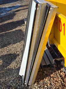 lot 147 image: Lot of 2 Used Fluorescent Light Fixtures