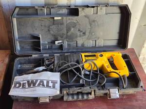 lot 152 image: Dewalt DW304 Type 2 Reciprocating Saw with Carrying Case