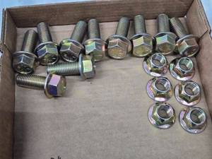 lot 226 image: Set of 15 Grade 8() Bolts with 6 Lock Nuts - 2 x 34