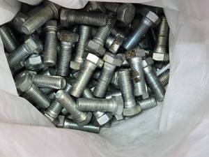 lot 290 image: Lot of Approximately 100 Grade 8 Bolts - 78 x 2.5