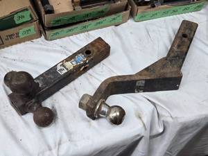 lot 302 image: Lot of 2 Heavy-Duty Hitch Ball Mounts with Balls