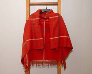 lot 27 image: Vintage Wool Shawl