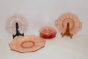 lot 49 image: Pink Glass Plates and Trays