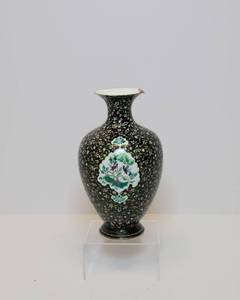 lot 51 image: Handpainted Tin Vase Made in Iran