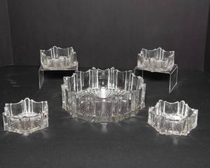 lot 50 image: Glass Serving Dish and Four Small Bowls