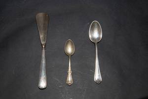 lot 6A image: Three Pieces of of Sterling Silver