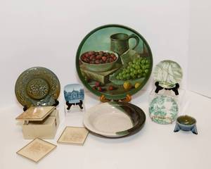 lot 119 image: Collectors Plates and Kitchenware