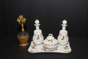 lot 145 image: Vintage Floral Vanity Set by Bondware L&M