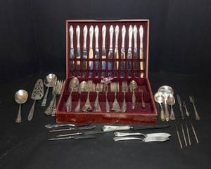 lot 148 image: Silverplate Flatware