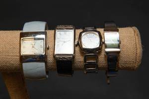 lot 162 image: Stylish Watches