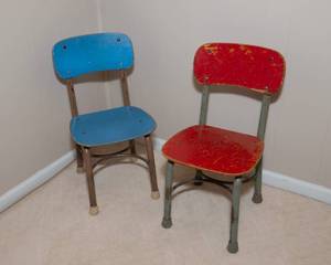 lot 169 image: Vintage Childrens School Chairs