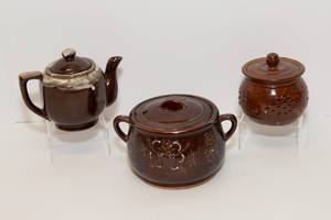 lot 176 image: Brown Pottery