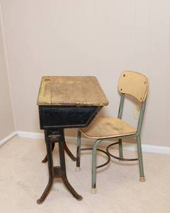 lot 32A image: Vintage School Desk and Chair