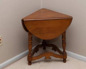 lot 122A image: Triangular Drop Leaf Side Table