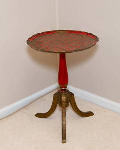lot 4 image: Vintage Italian Florentine Ornate Side Table