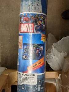 lot 62 image: Marvel Superheroes Area Rug - 5 x 7