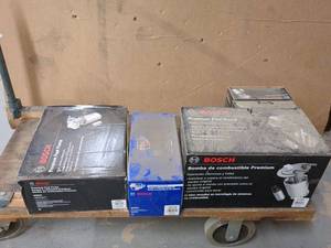 lot 103 image: Lot of 4 Bosch Premium Fuel Pumps - Models 67098, 69690, 67714, and 67145