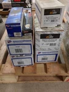 lot 125 image: Lot of 7 Remanufactured Water Pumps including Bosch and Driveworks