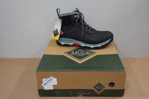 lot 6 image: Muck Boots Womens Apex Lace-Up Boots -Size 11