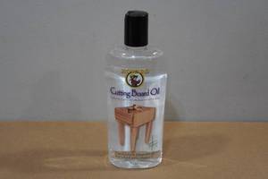 lot 15 image: Howard Cutting Board Oil