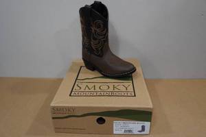 lot 45 image: Smoky Mountain Boots -Kids Size 13