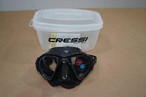 lot 100 image: Cressi Nano Mask