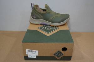 lot 129 image: Muck Boots Womens Outscape Low Slip-On Shoes -Size 5