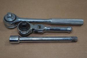 lot 154 image: 2 38 Drive Ratchets with Extension