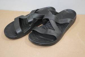lot 190 image: Nuusole Womens Hailey Rubber Slides -Size 8