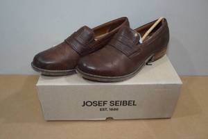 lot 198 image: Josef Seible Womens Sienna 96 Leather Loafers -Size 40
