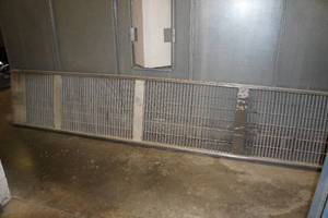lot 11A image: Moving Truck Ramp - 26 x 13