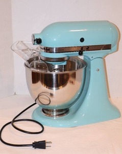 lot 1 image: KitchenAid Artisan 5 qt. 10-Speed Tilt-Head Aqua Sky Stand Mixer KSM150PSAQVery Clean