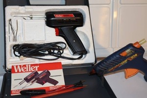 lot 9 image: Weller Universal Professional Heavy Duty Soldering Gun wCase, Hot Glue Gun