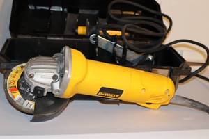 lot 10 image: Shop ToolsDeWALT D28402 4 12 High Performance Angle Grinder