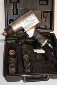 lot 11 image: Shop ToolsChicago Pneumatic CP734HK - 12 Drive 425 ft Heavy Duty Air Impact Wrench Kit