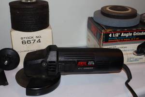 lot 75 image: Garage Shop...Skil 4-12 Corded Disc Grinder Model 9310, Grinding Stone 6674 New in Box