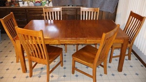 lot 6 image: Impressive Solid Oak Wood Kitchen Dining Table & Six Slat-Back Chairs