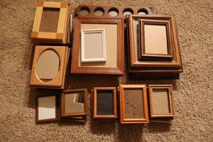 lot 43 image: Wall Shelf Picture FramesAssorted Sizes