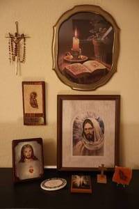 lot 44 image: Religious Wall DeCor Etc.