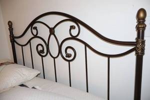 lot 103 image: Comfort Solutions Queen-Size Bed By King Koil wBrushed Bronze Metal Headboard