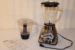 lot 128 image: Kitchen EssentialsOster 16-Speed Blender wFood Processor Accessory #116432
