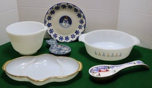 lot 141 image: Vintage KitchenAnchor Hocking Fire King 1-12 Qt. Candle Glow Atomic Casserole, Hamilton Beach Milk Glass Mixing Bowl wSpout, Spoon Rest Etc