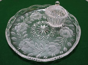 lot 148 image: Kitchen VintageRare American Brilliant Round Cut Crystal Platter, Mikasa Cut-Glass Covered Sugar Candy