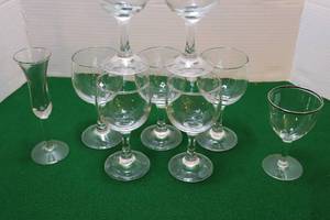 lot 156 image: Kitchen Vintage8-Piece Crystal 5.5 Goblets Stemware, 6 Cordial Etc